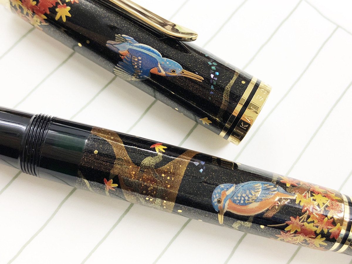 【万年筆】職人の技が光る逸品。ペリカン限定蒔絵万年筆「翡翠-kawasemi-」の魅力を解説の画像1
